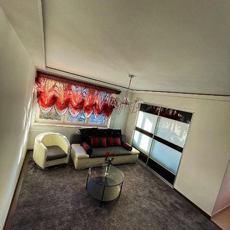 Luxury Red Apartment By Marta Radom Dış mekan fotoğraf