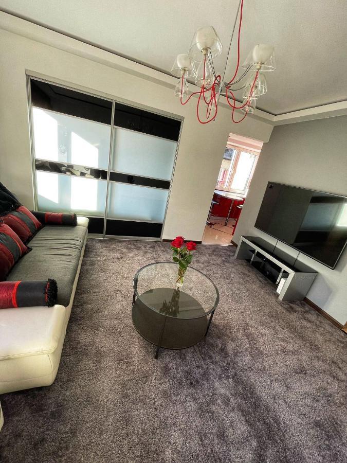 Luxury Red Apartment By Marta Radom Dış mekan fotoğraf