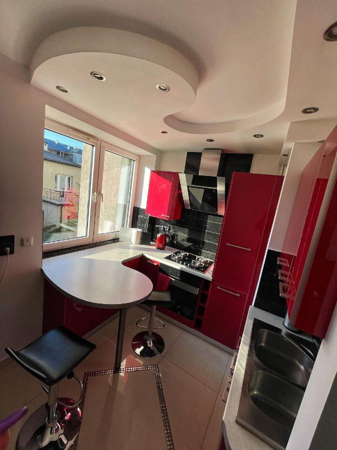 Luxury Red Apartment By Marta Radom Dış mekan fotoğraf